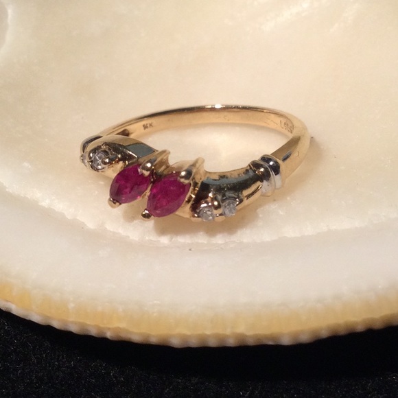 14 K GOLD RUBY AND DIAMOND RING - Picture 2 of 8